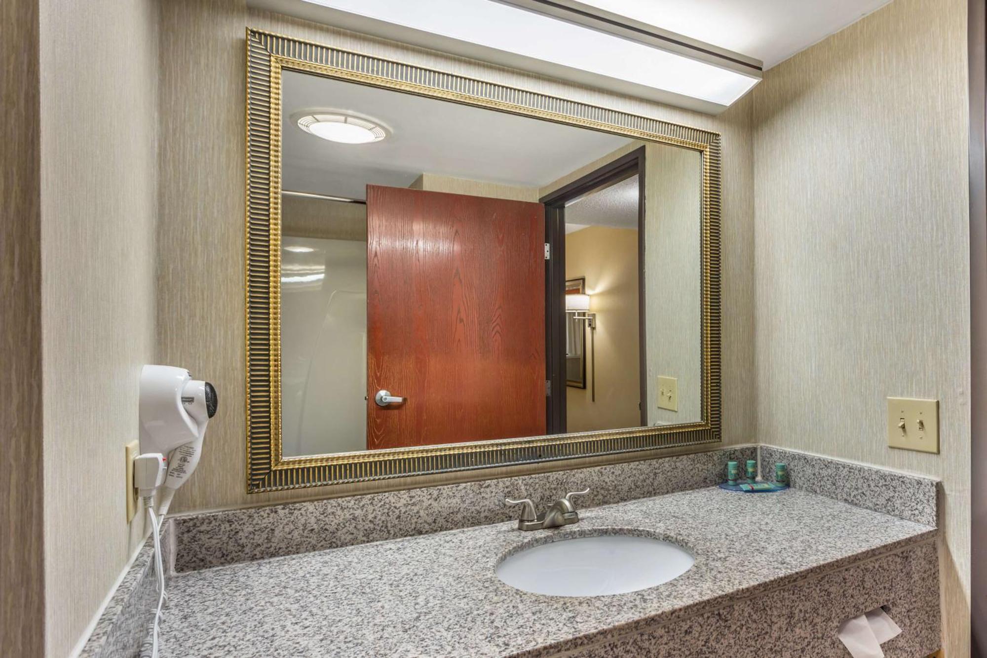 Best Western Danville Inn Buitenkant foto